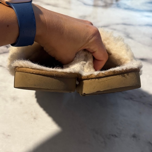 Kids Ugg slippers - Picture 5 of 6